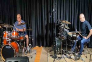 למה סדנת התיפוף מתנה מועדפת על בקבוק יין או גדג'ט חדש ( מקרה של יהושוע )